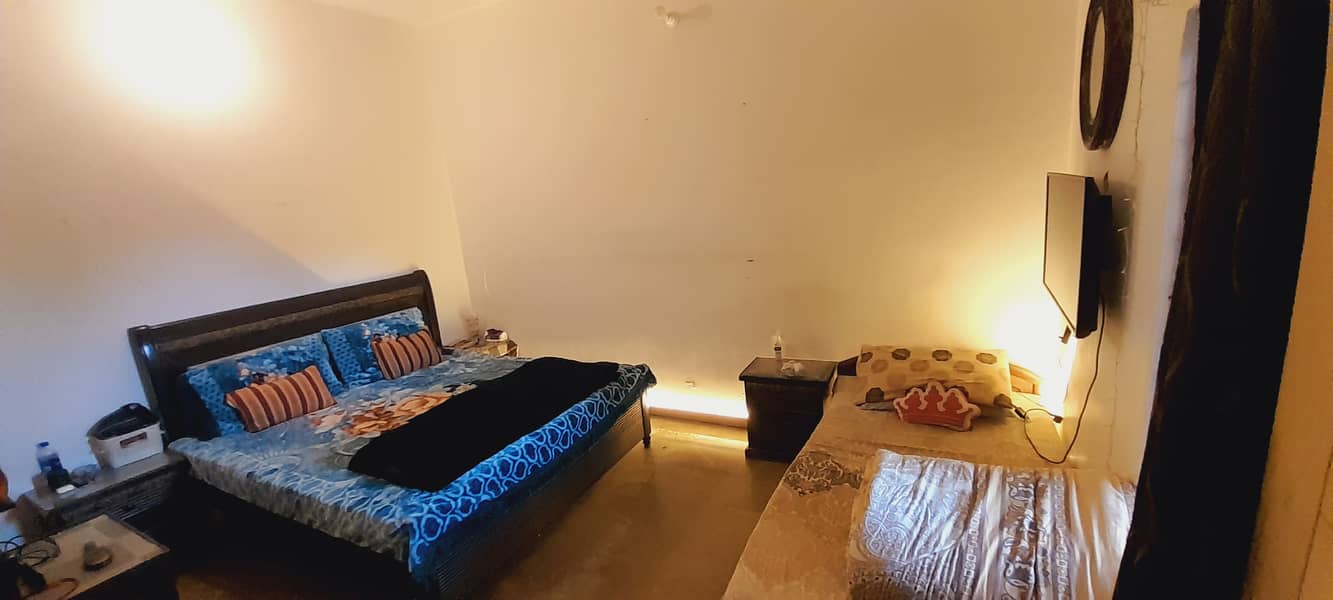 King size bed 5