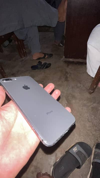 Apple iPhone 8 Plus. 03244021285