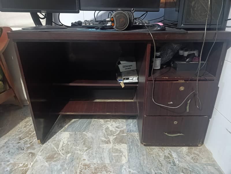 Computer Table / Study Table - good condition 9/10 1