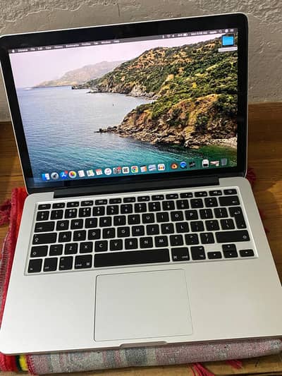 MacBook 2012 model 8ram 256gb ssd