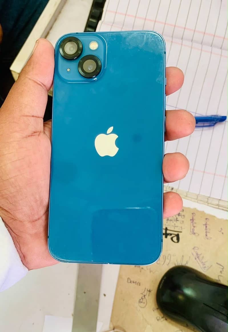 Apple iPhone 13 1