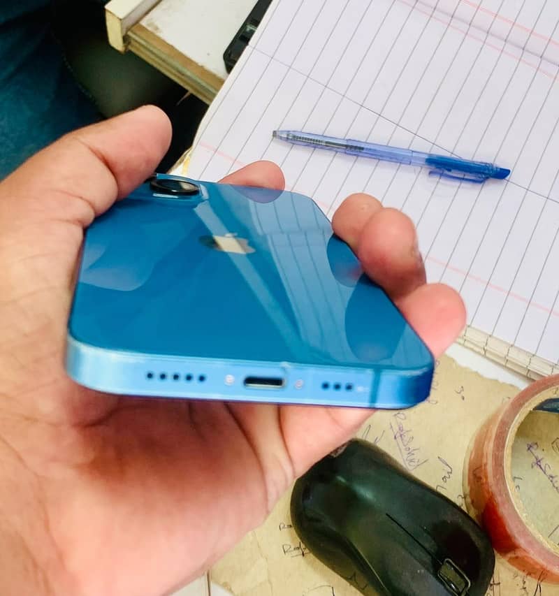 Apple iPhone 13 3