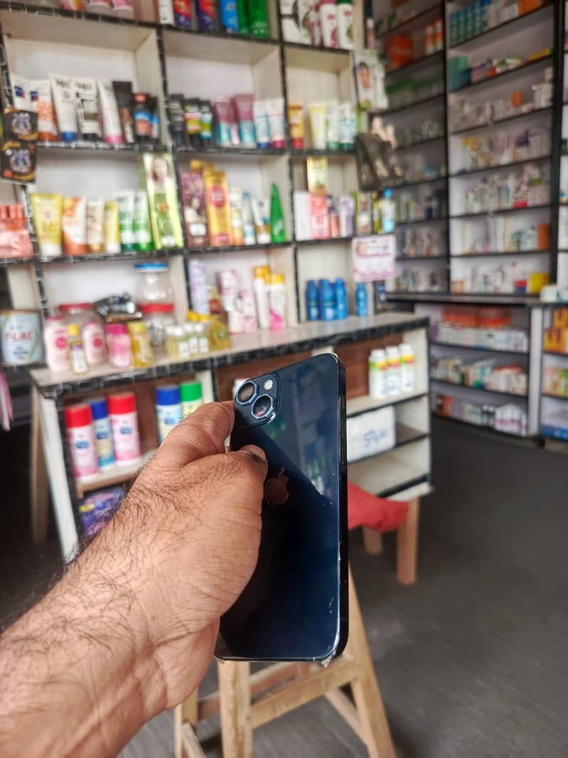 Apple iPhone 13 2