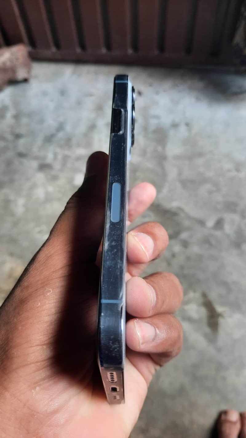 Apple iPhone 13 Pro Max 3