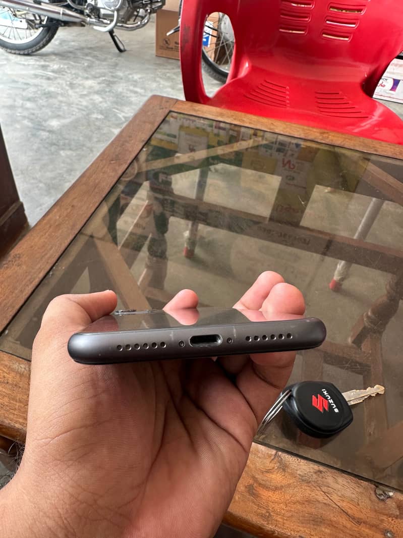 Apple iPhone 11 5