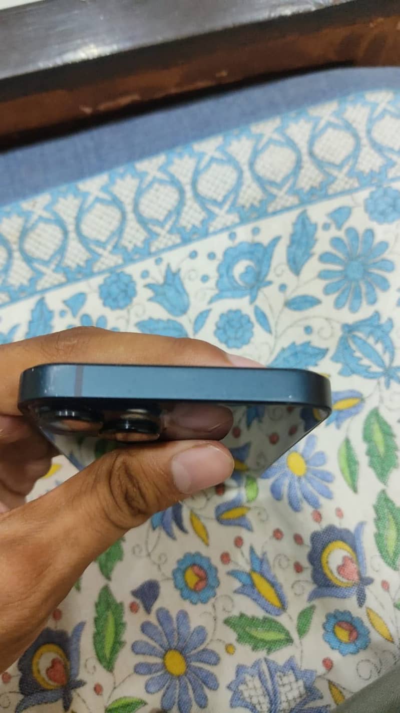 Apple iPhone 13 3