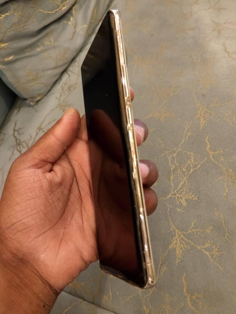 Tecno camon 30s 1
