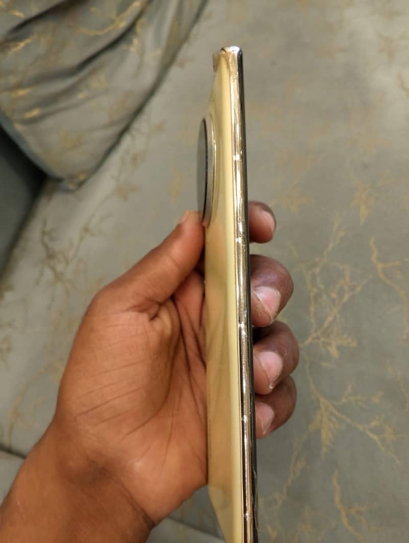 Tecno camon 30s 3