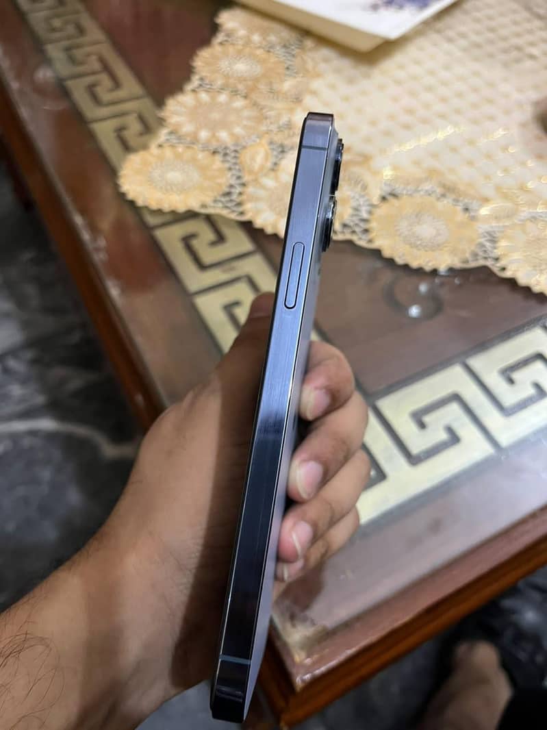 Apple iPhone 13 Pro Max 4