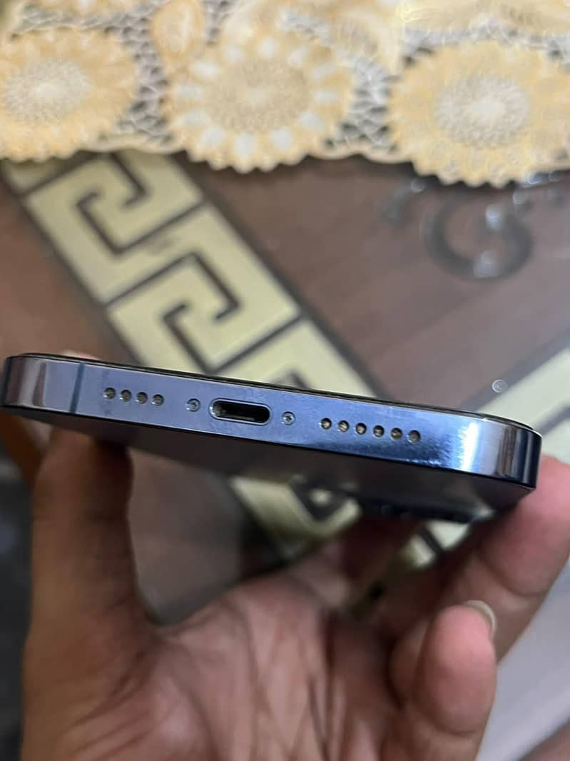 Apple iPhone 13 Pro Max 6