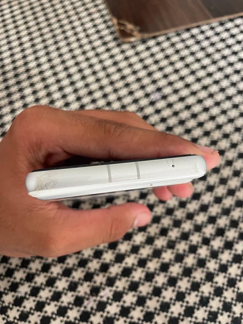 Google Pixel 7a 1