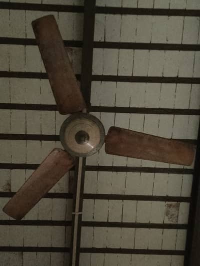 Beeta Ceiling Fan 56 Inch - Heavy Duty Working Condition