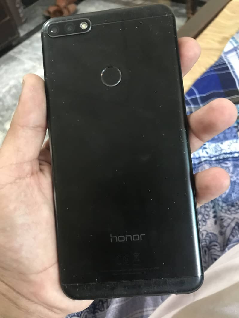Honor 7C 1