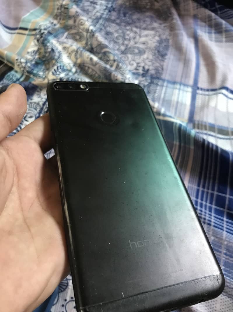 Honor 7C 3
