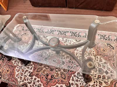 10/10 condtion centre table set