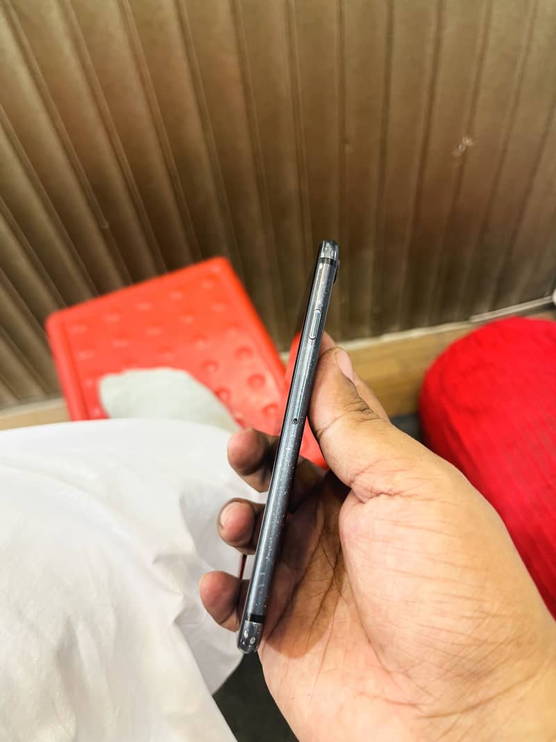 Apple iPhone 7 3