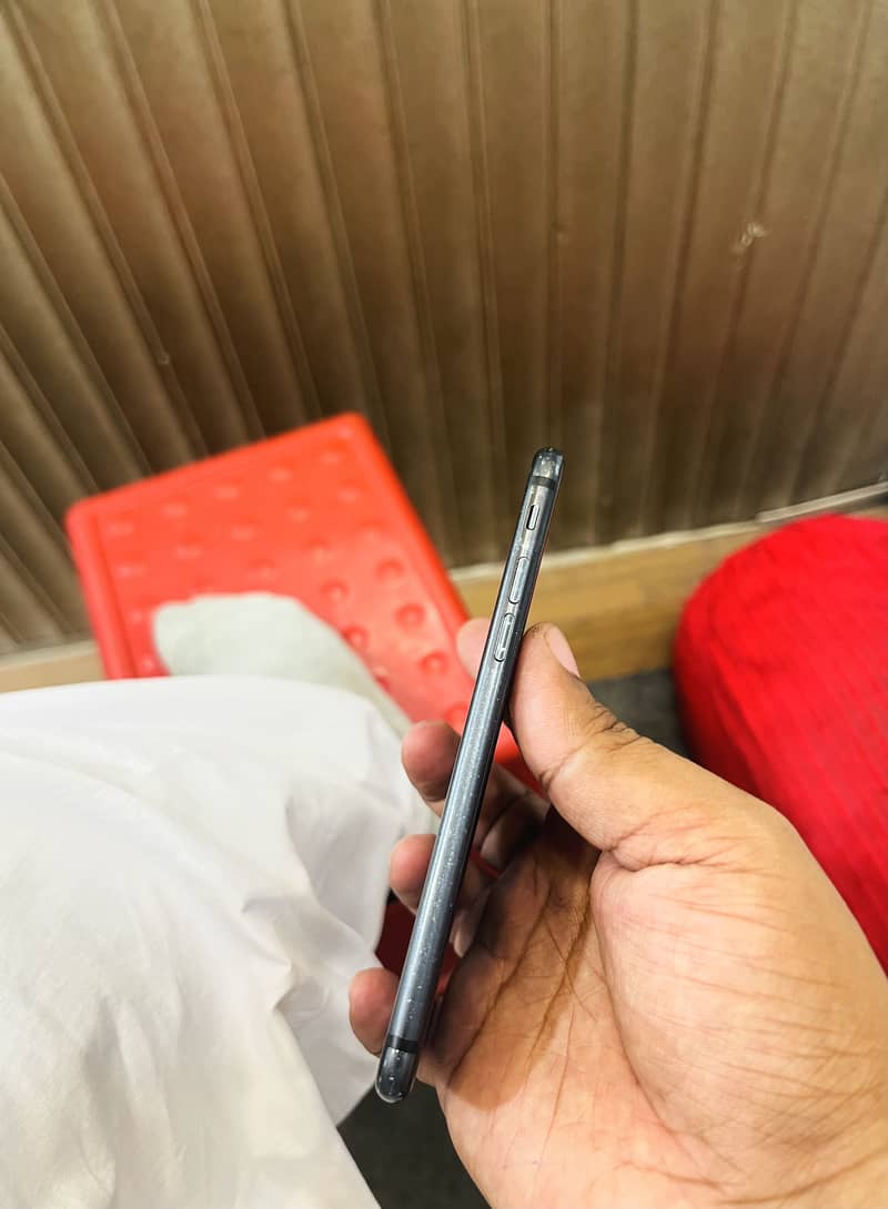 Apple iPhone 7 4