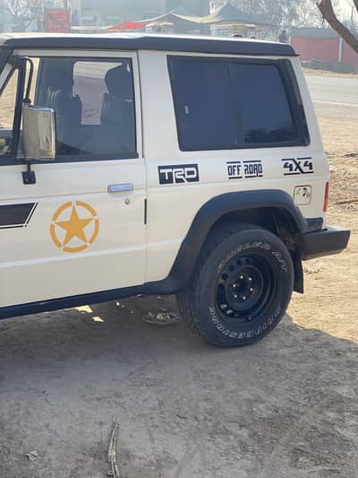 Mitsubishi Pajero 1986
