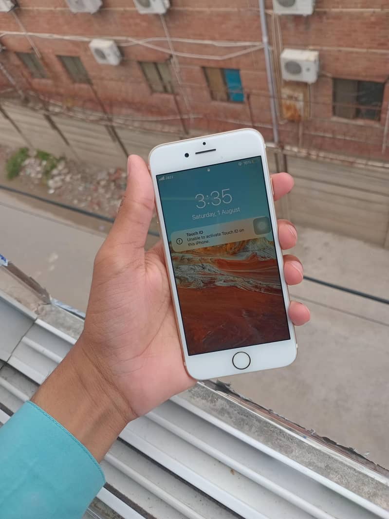 Apple iPhone 7 2
