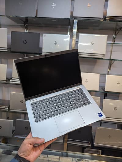 Dell Latitude 5450| Ultra 5 125U | 16 GB RAM DDR5| 256 GB SSD NVMe