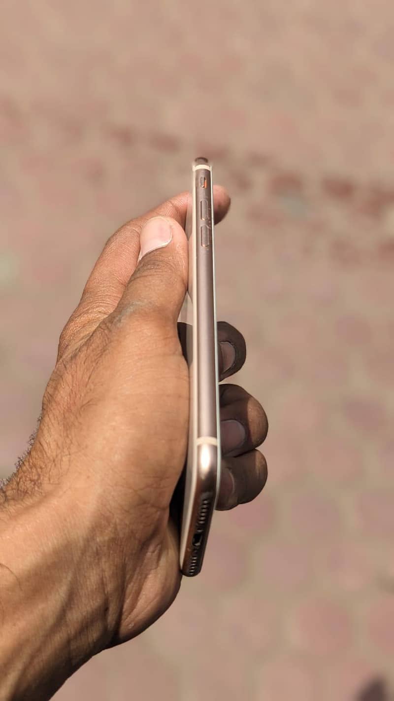 Apple iPhone 8 0