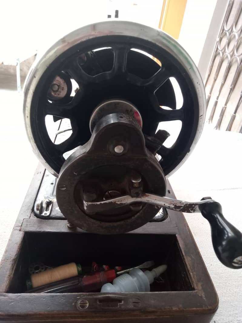 Singer Simanco sewing Machine 1