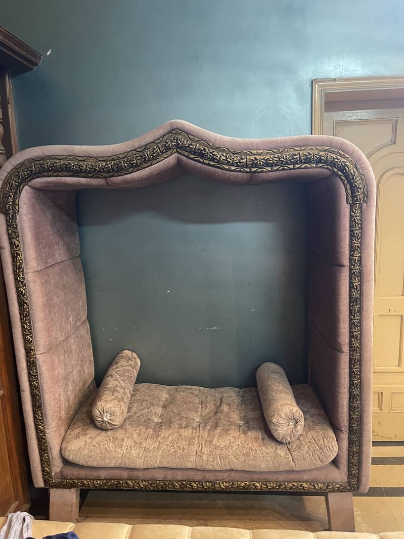 Couch 0