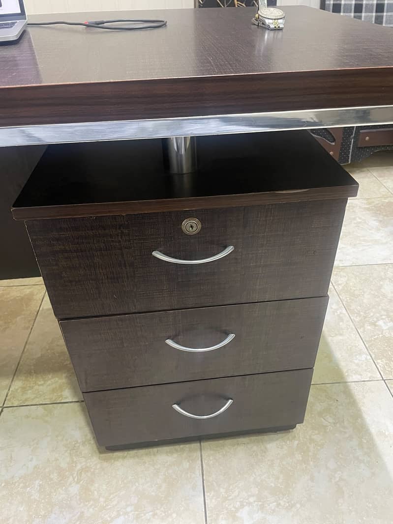 Office Table 4