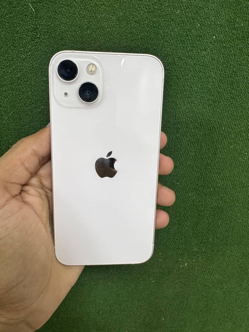 Apple iPhone 13 0