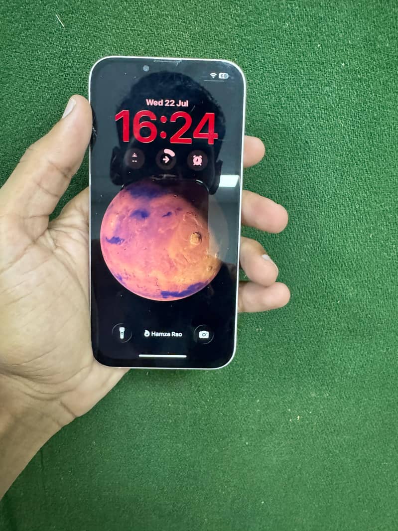 Apple iPhone 13 1