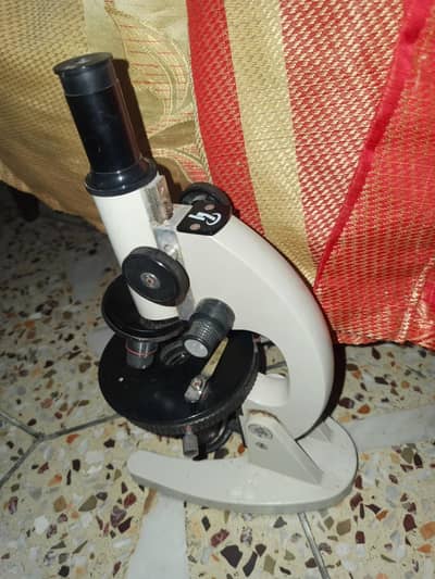 monocular student microscope 10k