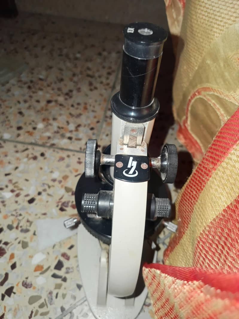 monocular student microscope 10k 1