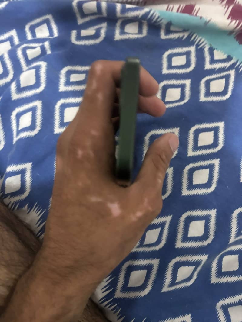 Apple iPhone 13 3