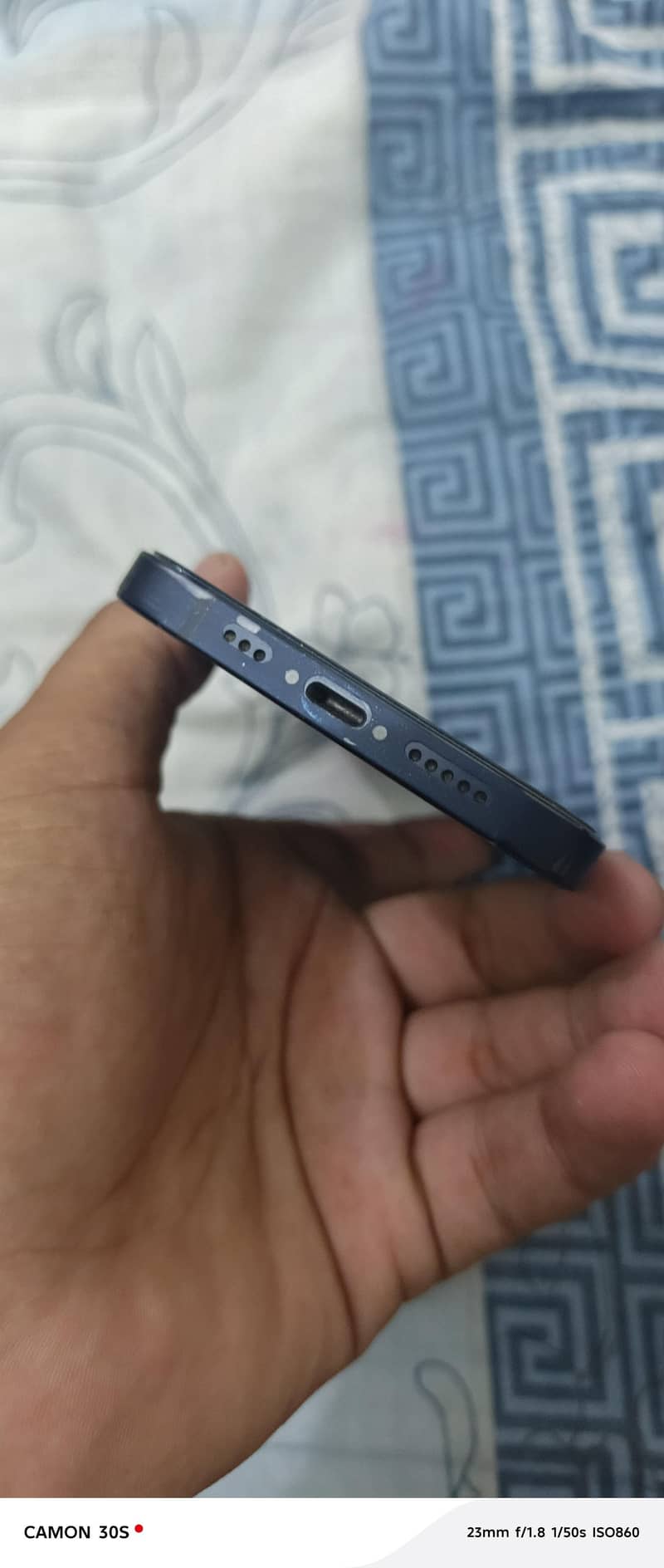 Apple iPhone 12 4