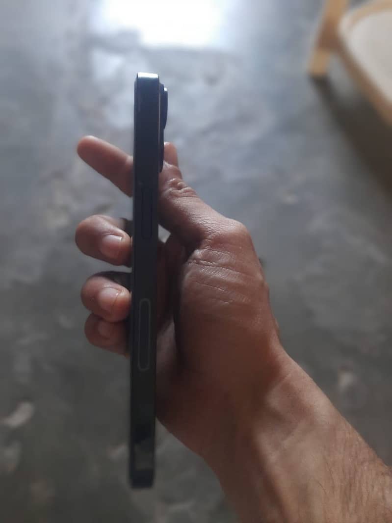 iPhone 14 1