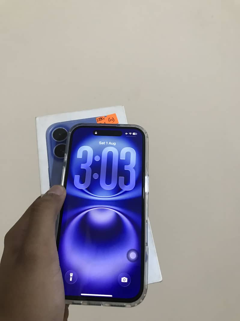 Apple iPhone 16 2