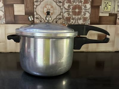 9Liter Pressure Cooker for Sale