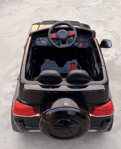 Jumbo size car for kids with remote and charger