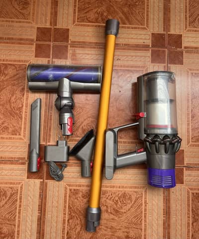 Dyson v10 cordless vacuum cleaner