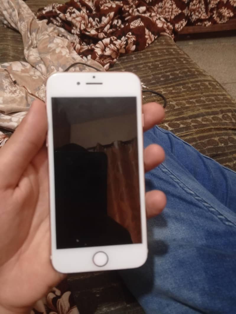 Apple iPhone 7 4