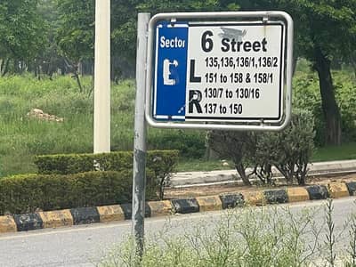 Top Location 12 Marla 40x70 Sunfacing 3 Sides Packed With Beautiful Houses. Dem 2.35 Cr.