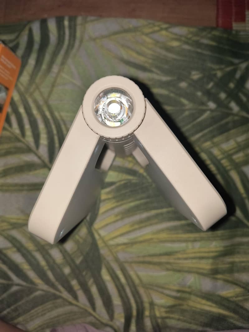 MULTIFUNCTIONAL SOLAR LIGHT 3