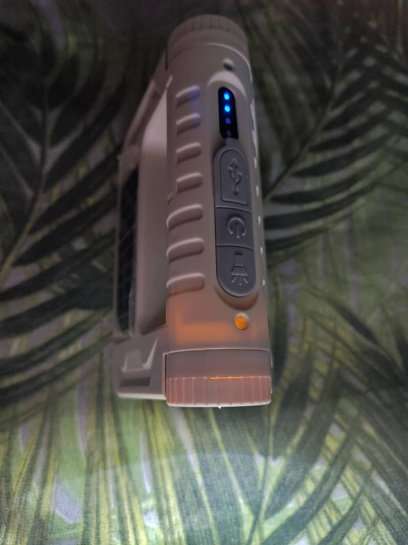 MULTIFUNCTIONAL SOLAR LIGHT 5
