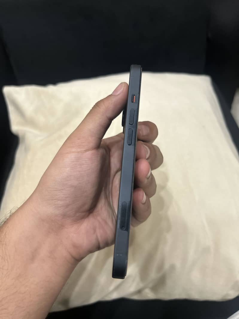 Apple iPhone 14 5
