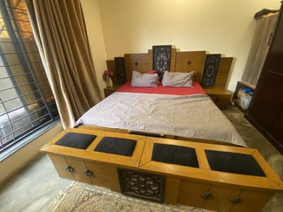 Wooden bedset with side tables with setty