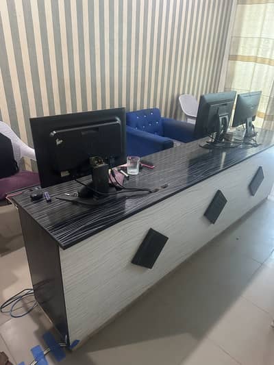 Cumputar table 4 person