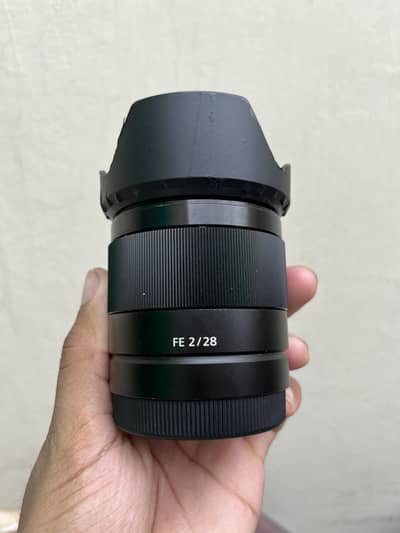 28 mm f2 sony lens