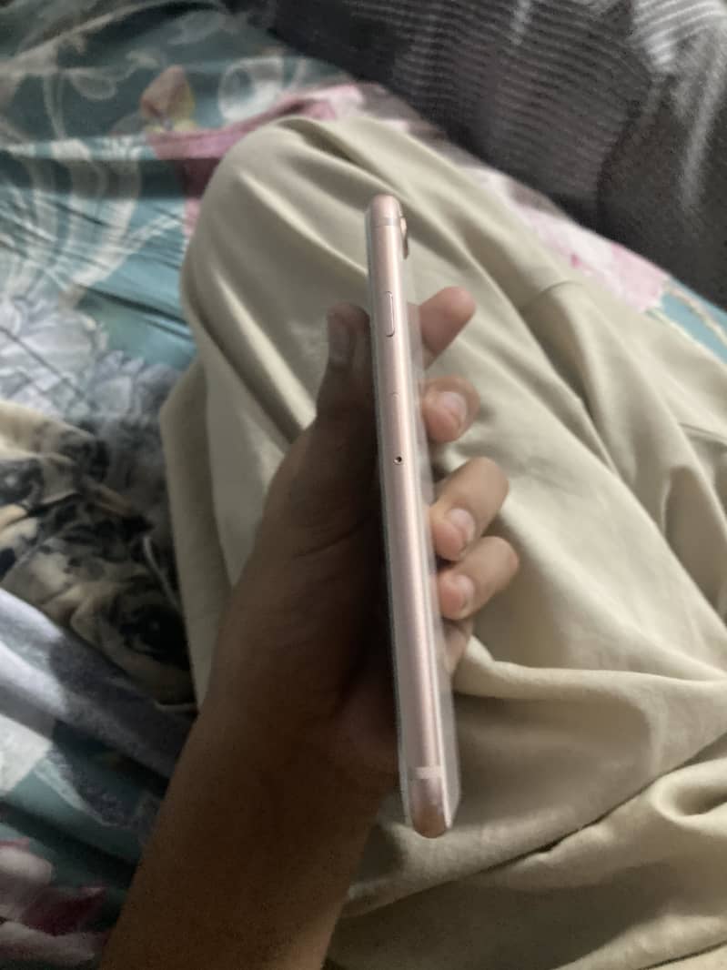 Apple iPhone 8 3