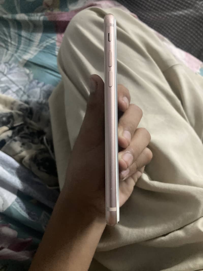 Apple iPhone 8 4