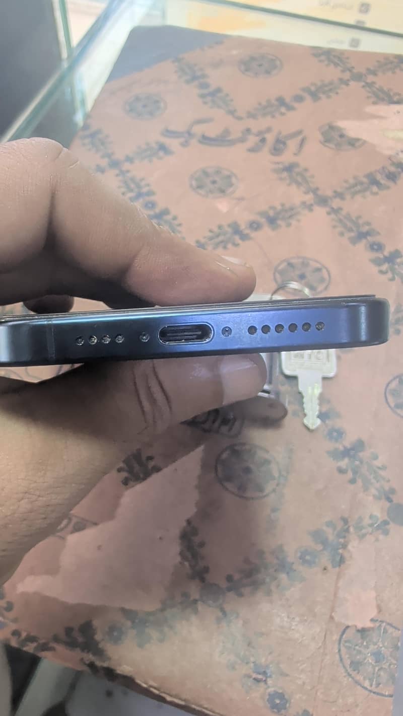 IPhone 15 pro max 3